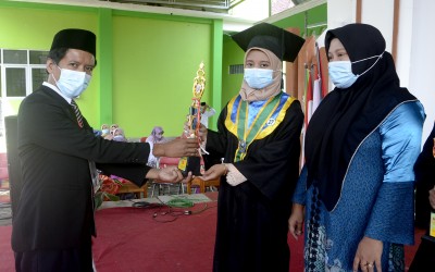 WISUDA